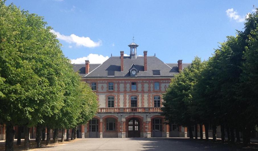Façade du Lycée François 1er de Fontainebleau