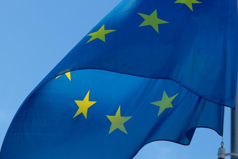 Drapeau européen flottant dans l'air