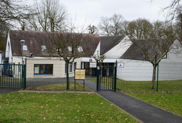 Façade de l'école Robert Lesourd