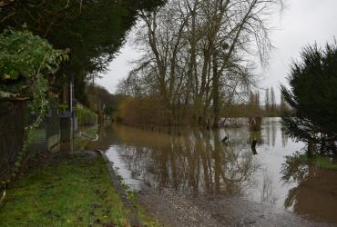 Crue sur le quai de la ruelle à Bois-le-Roi 2018
